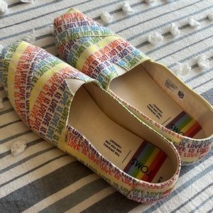 TOMS Love Is Love Aparagatas W8